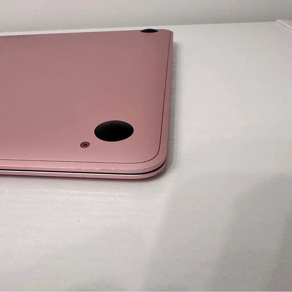 Apple MacBook in Rose with Accessories - Picture 7 of 16